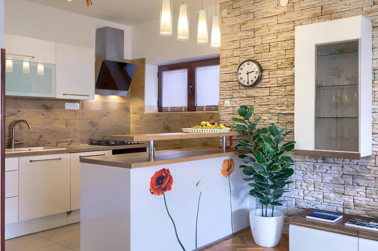 Stylish Flats With Two Bedrooms In Premantura Kültér fotó
