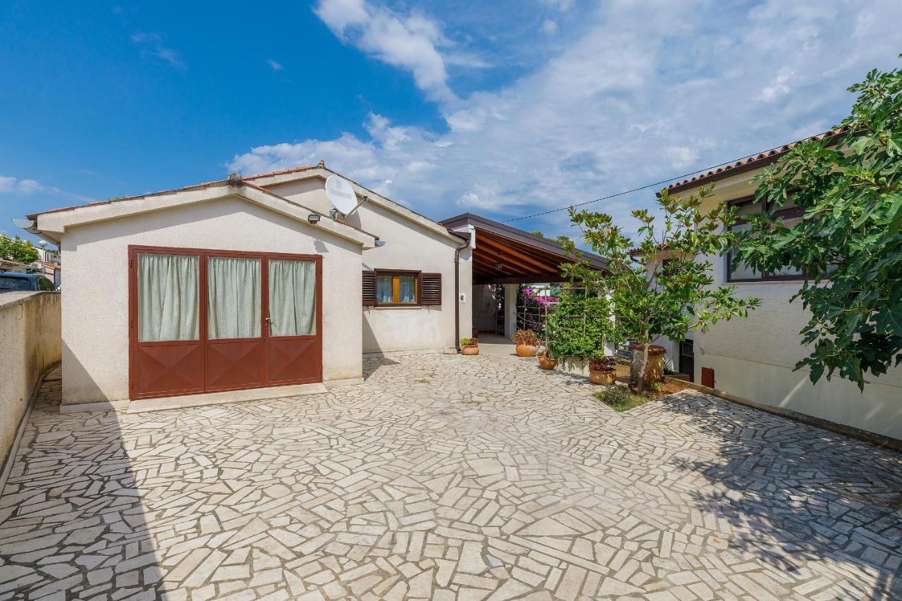 Stylish Flats With Two Bedrooms In Premantura Kültér fotó