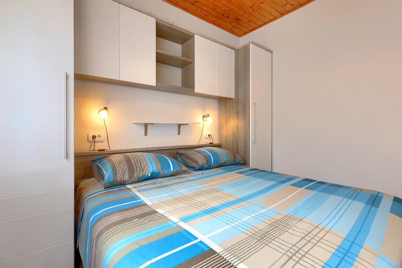 Stylish Flats With Two Bedrooms In Premantura Kültér fotó