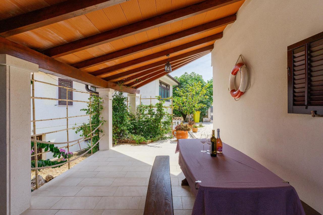 Stylish Flats With Two Bedrooms In Premantura Kültér fotó